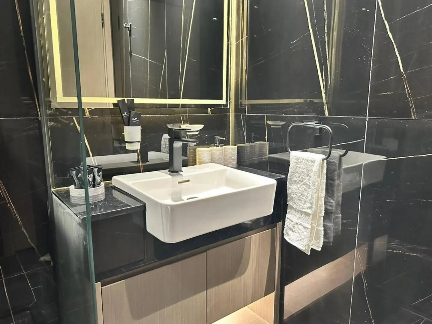 Stunning Brand New 1-Bedroom Apartment In Jvc Dubai